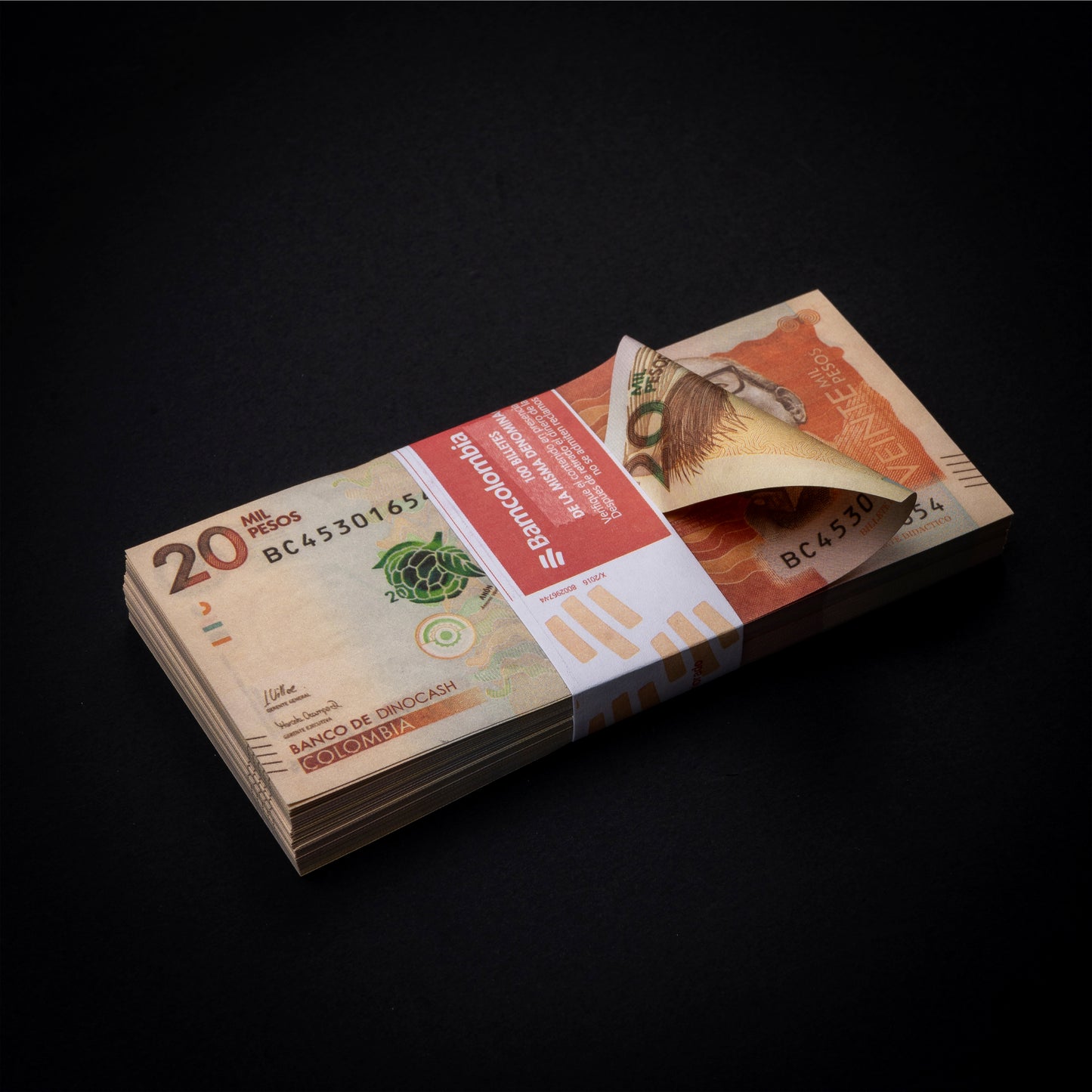 Fajo de billetes de 20 mil pesos