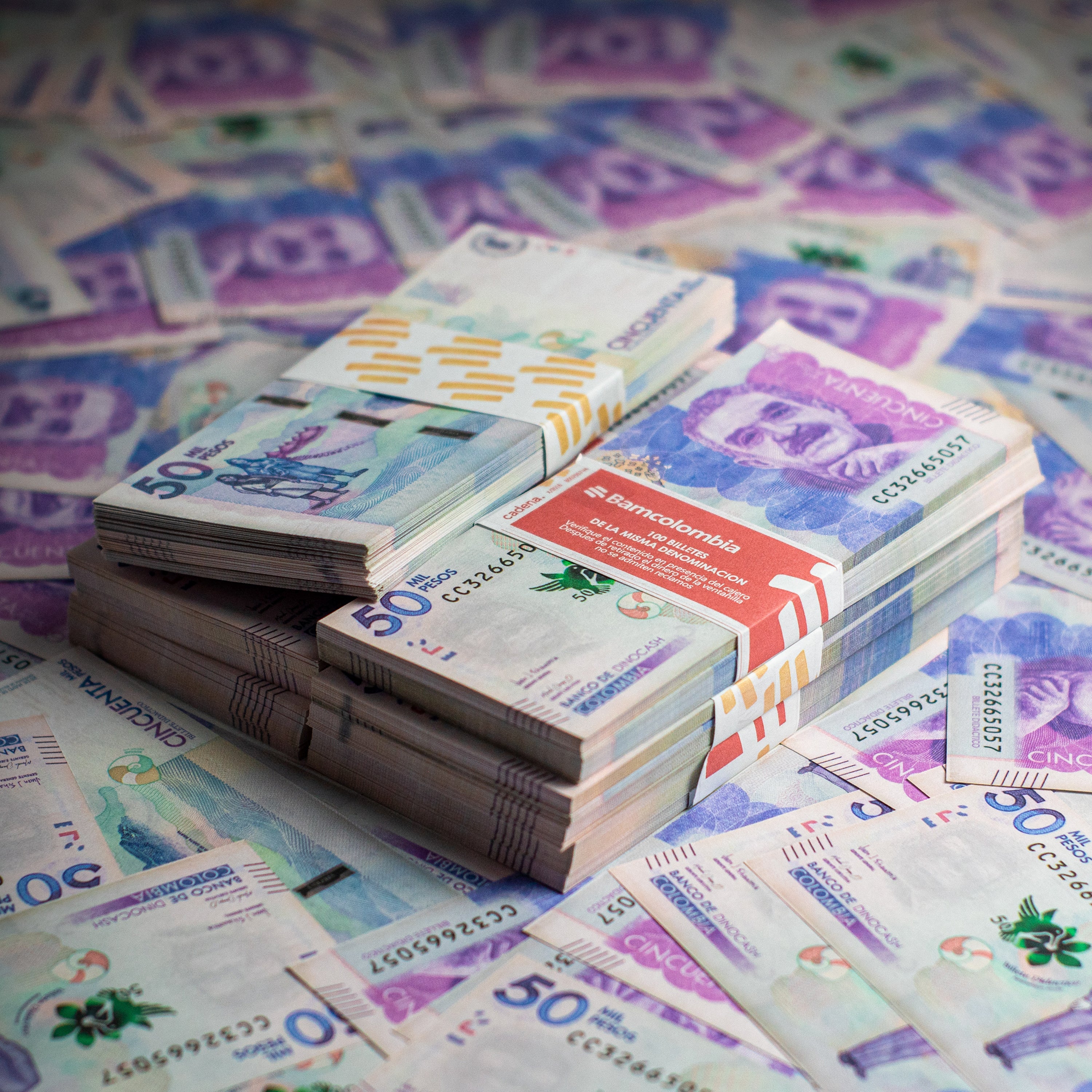 fajo-billetes-de-50-mil-pesos-dinocash